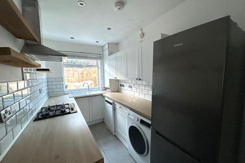 2 bedroom house to rent, Henry Street, Hemel Hempstead, HP3