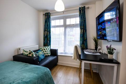 undefined, Woodland Way, Canterbury,