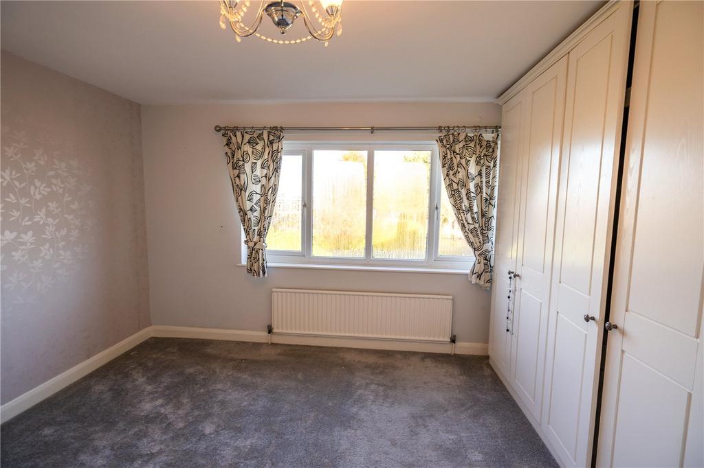 Bedroom 1 (2)