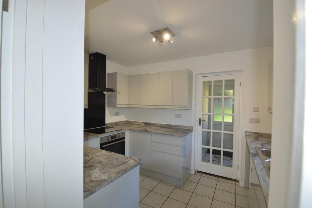 Kitchen 2.JPG