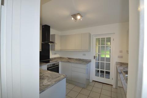 2 bedroom detached bungalow to rent, Croft Road, Crowborough