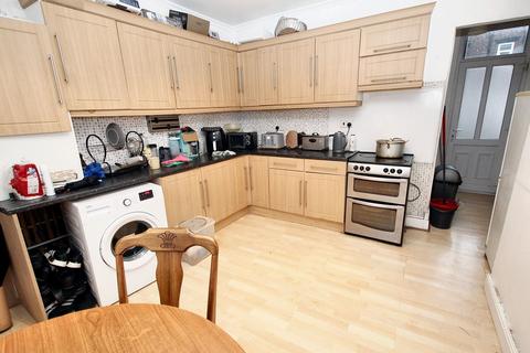 4 bedroom end of terrace house for sale, Halifax Road, Rochdale OL16