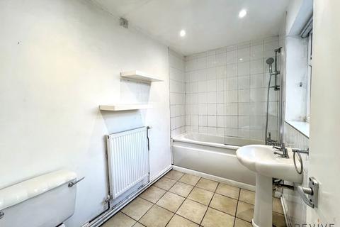 3 bedroom terraced house to rent, Little Heyes Street, Liverpool, L5