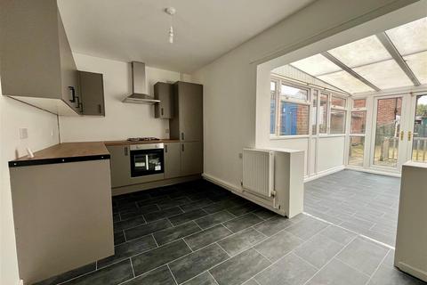 undefined, Uxbridge Grove, Hull