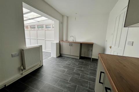 undefined, Uxbridge Grove, Hull