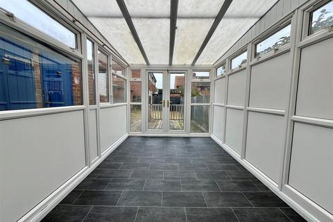 undefined, Uxbridge Grove, Hull