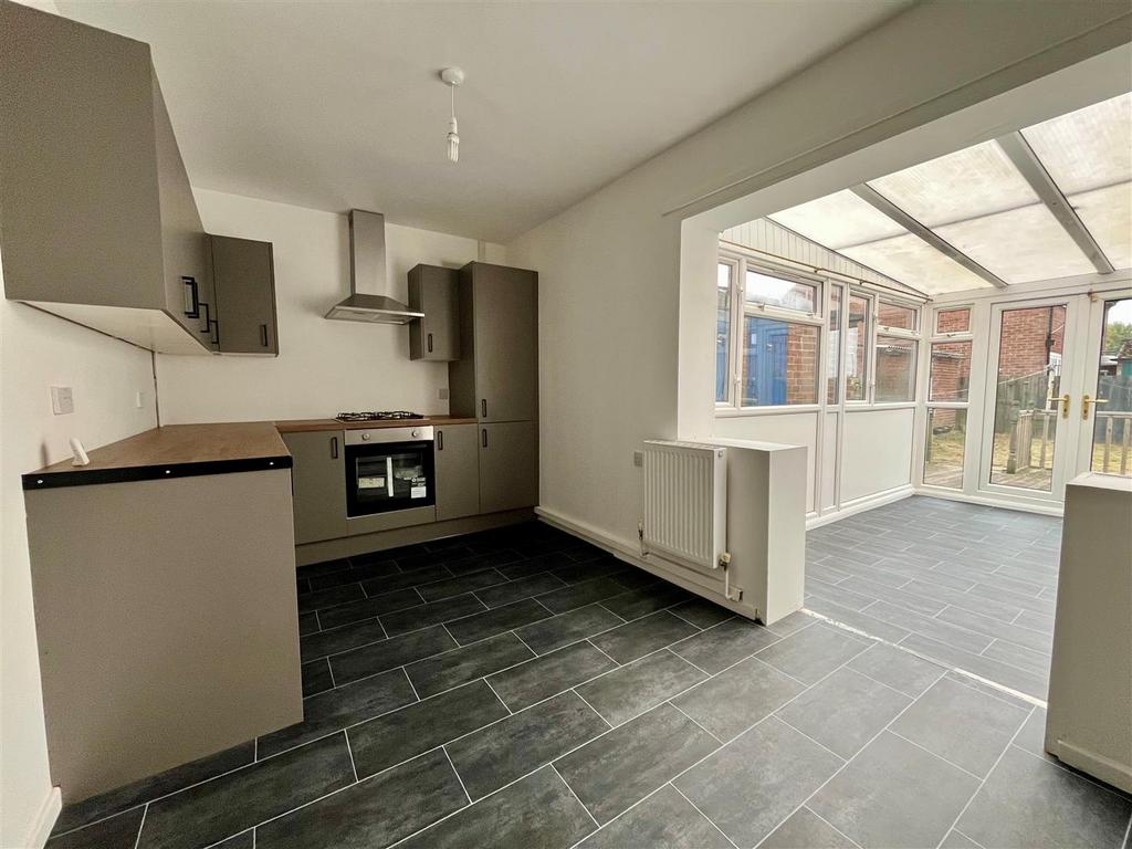 Kitchen Area.jpg