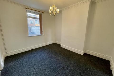 4 bedroom terraced house for sale, Victoria Embankment, Darlington