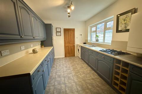 4 bedroom terraced house for sale, Victoria Embankment, Darlington