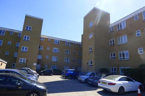 undefined, Wellesley Court, Iver