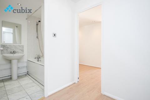 1 bedroom flat to rent, John Maurice Close, London SE17