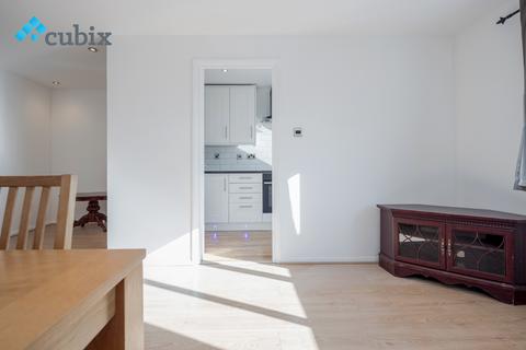 1 bedroom flat to rent, John Maurice Close, London SE17