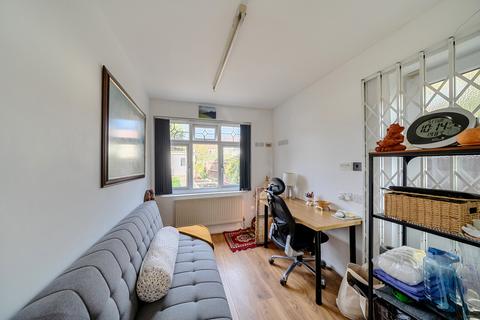 4 bedroom end of terrace house for sale, Kingsmead Avenue, KINGSBURY NW9
