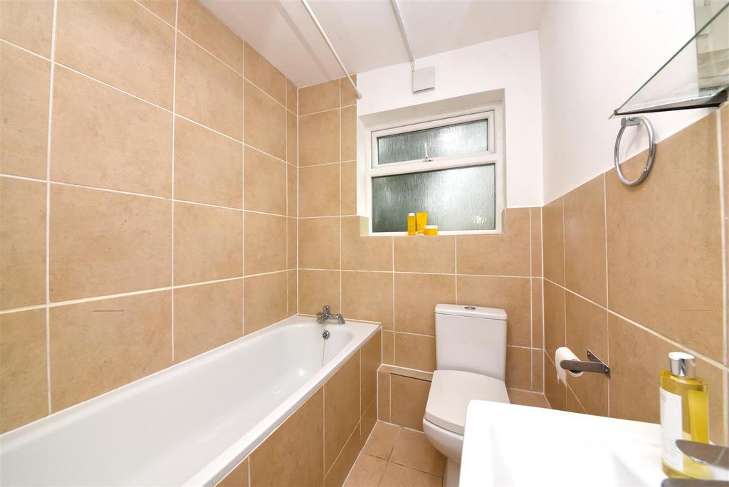 13 Cromwell Close Pic 7.png