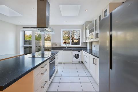 4 bedroom house to rent, West Barnes Lane, Motspur Park KT3