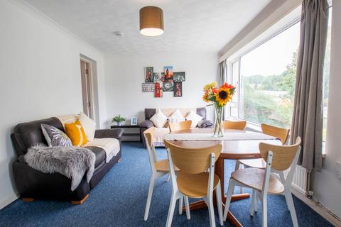 Tenterden Drive, Canterbury, Kent
