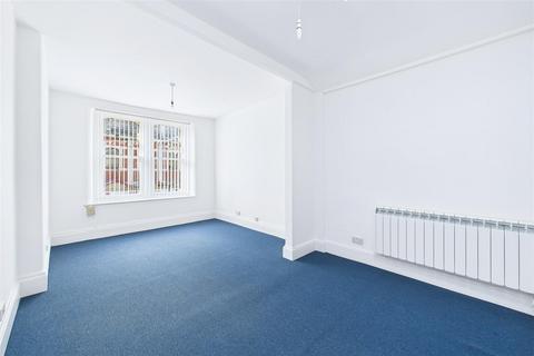 Office to rent - Clevedon office with parking and facilities