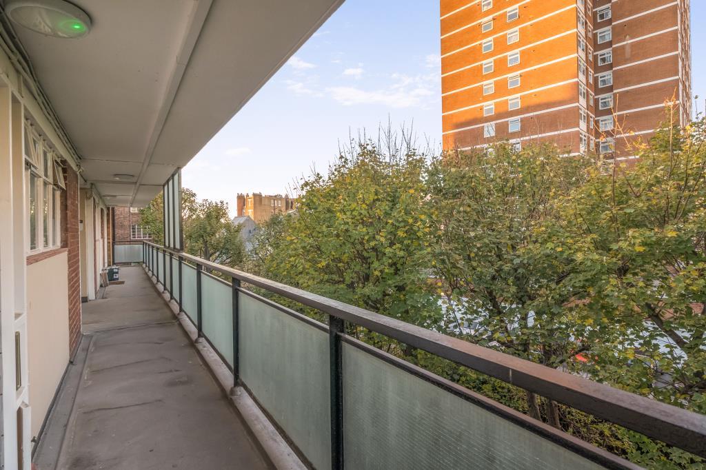 Communal Walk Way