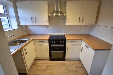 2 bedroom semi-detached house to rent, Thorn Close, Buxton