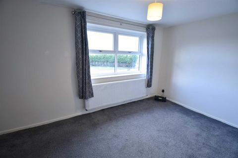 2 bedroom semi-detached house to rent, Thorn Close, Buxton