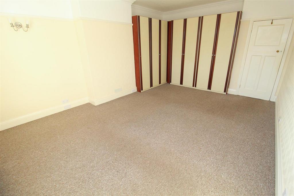 Bed1a.JPG