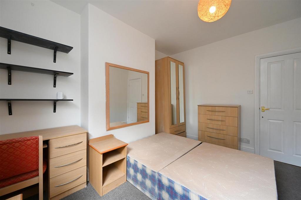 Bedroom2.1.JPG