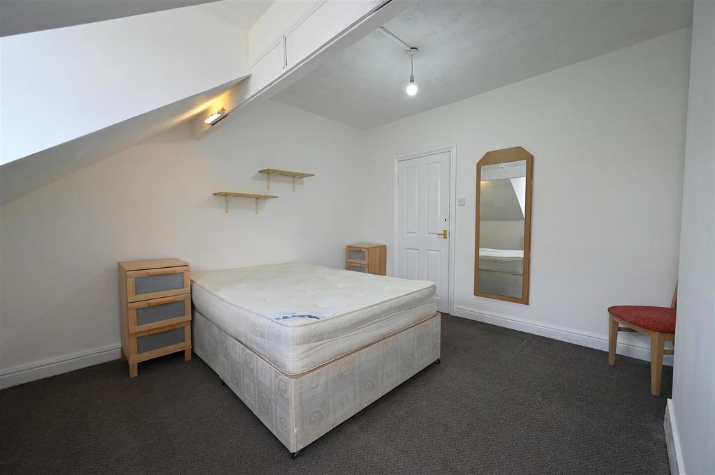 Bedroom3.1.JPG