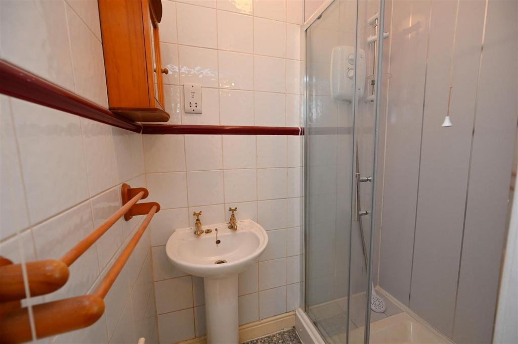 Shower room.JPG