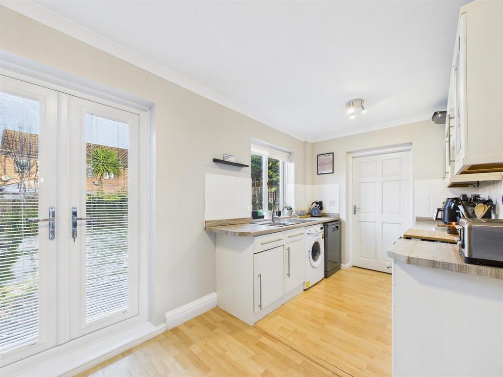 KITCHEN 2.jpg