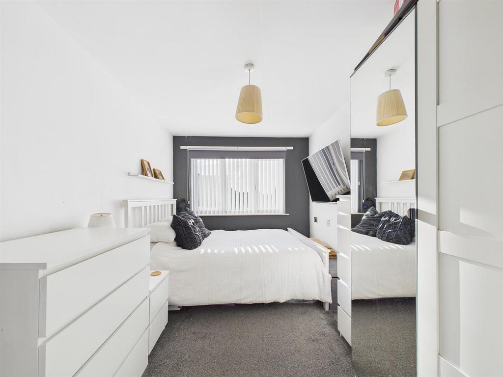 BED 1.jpg