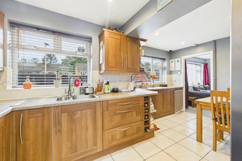 undefined, Bodiam Avenue, Tuffley, Gloucester, Gloucestershire, GL4