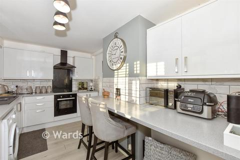 2 bedroom ground floor maisonette for sale, Medina Road, Aylesford ME20