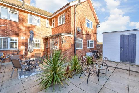 2 bedroom ground floor maisonette for sale, Medina Road, Aylesford ME20