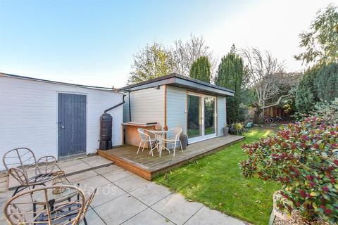 2 bedroom ground floor maisonette for sale, Medina Road, Aylesford ME20