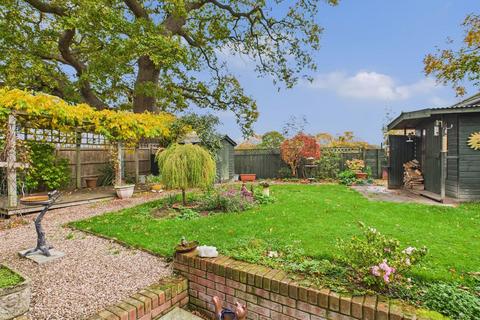 4 bedroom detached house for sale, 10, Parc Caradog, Trewern, Welshpool