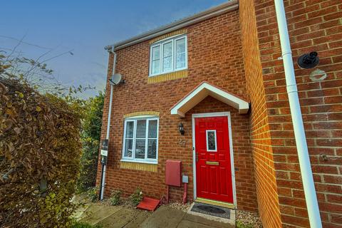 2 bedroom semi-detached house to rent, Avill Crescent, Taunton