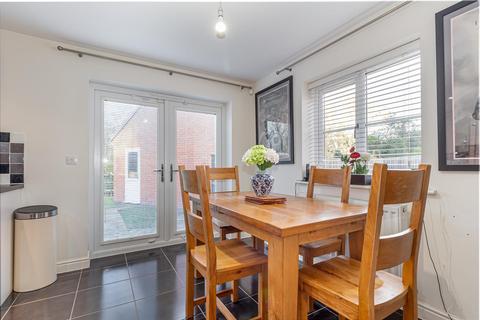 3 bedroom detached house for sale, Mabbs Close, Worcester