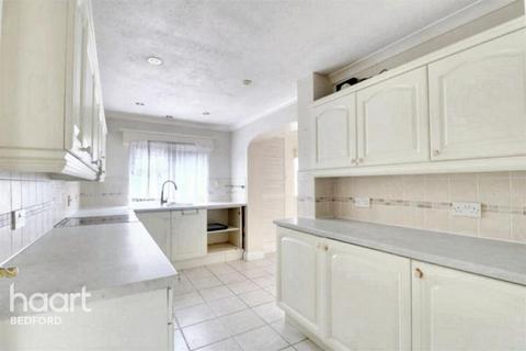 3 bedroom semi-detached house for sale, Street Close, Bedford