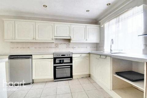 3 bedroom semi-detached house for sale, Street Close, Bedford