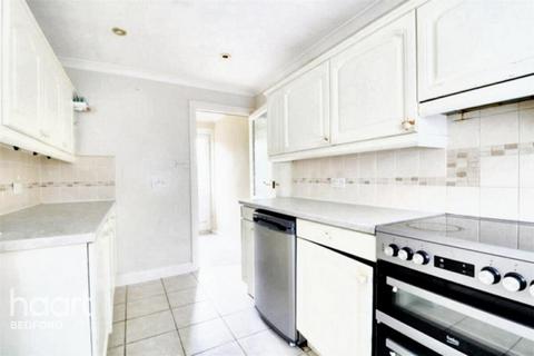 3 bedroom semi-detached house for sale, Street Close, Bedford