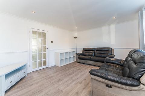 undefined, 245T Lady Nairne Grove, Edinburgh, EH8 7LY