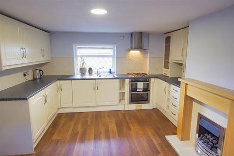 2 bedroom terraced house to rent, Stainland Road, Holywell Green, Halifax