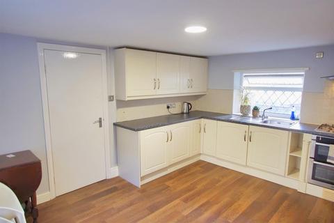 2 bedroom terraced house to rent, Stainland Road, Holywell Green, Halifax