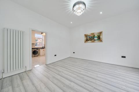 3 bedroom terraced house to rent, Hawthorn Grove, Ashton-under-lyne, Lancashire, OL7