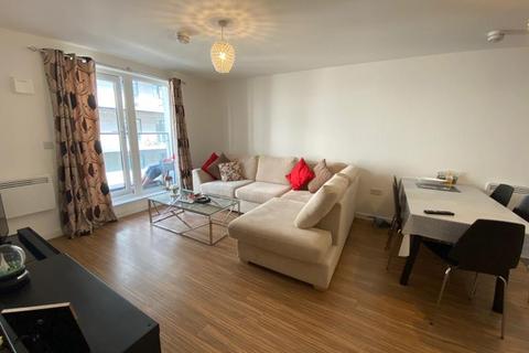 2 bedroom apartment to rent, Guildford Road, Woking GU22