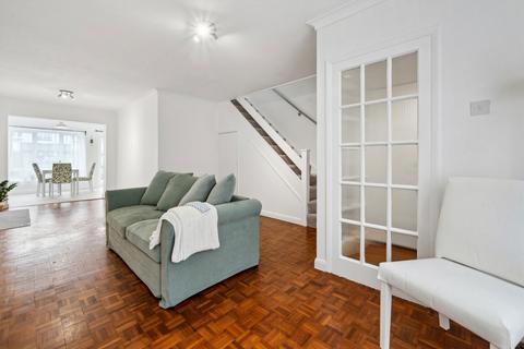 undefined, Yeomans Mews, Isleworth TW7