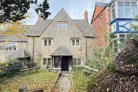 Trinity Road, Stroud