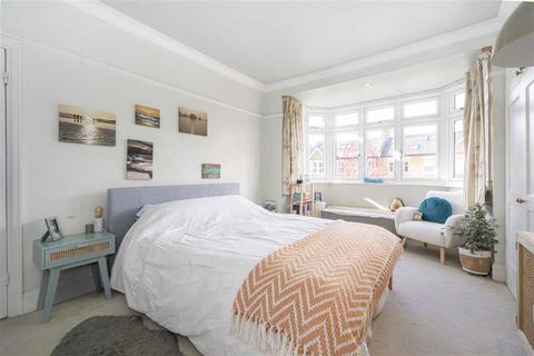 undefined, Clarence Road, Teddington TW11