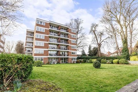 undefined, River Reach, Teddington TW11