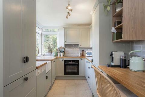 undefined, River Reach, Teddington TW11